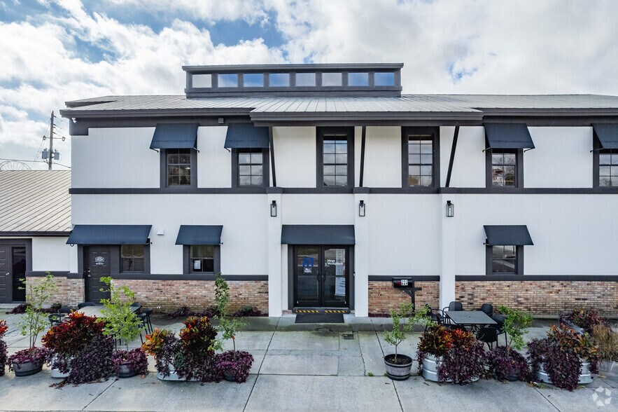 343 N Bay St, Eustis, FL à louer - Photo du bâtiment - Image 3 de 24