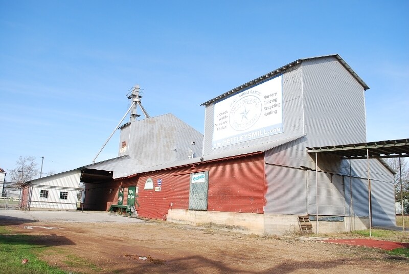 1010 Austin St, Columbus, TX à louer - Photo du bâtiment - Image 2 de 4