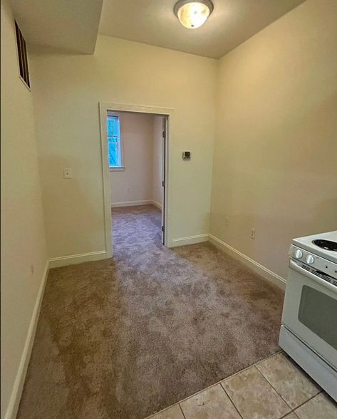 214 E Biddle St, Baltimore, MD for sale - Building Photo - Image 3 of 10