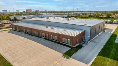 6800 S River Rd, Hodgkins, IL for lease Building Photo- Image 1 of 5