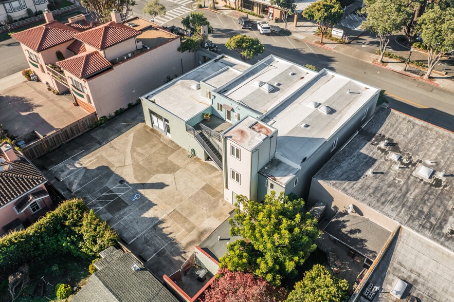 637 Main St, Half Moon Bay, CA for sale - Building Photo - Image 3 of 16