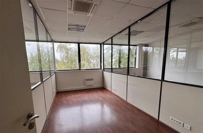 Bureau dans Lisses à louer - Photo intérieure - Image 3 de 4