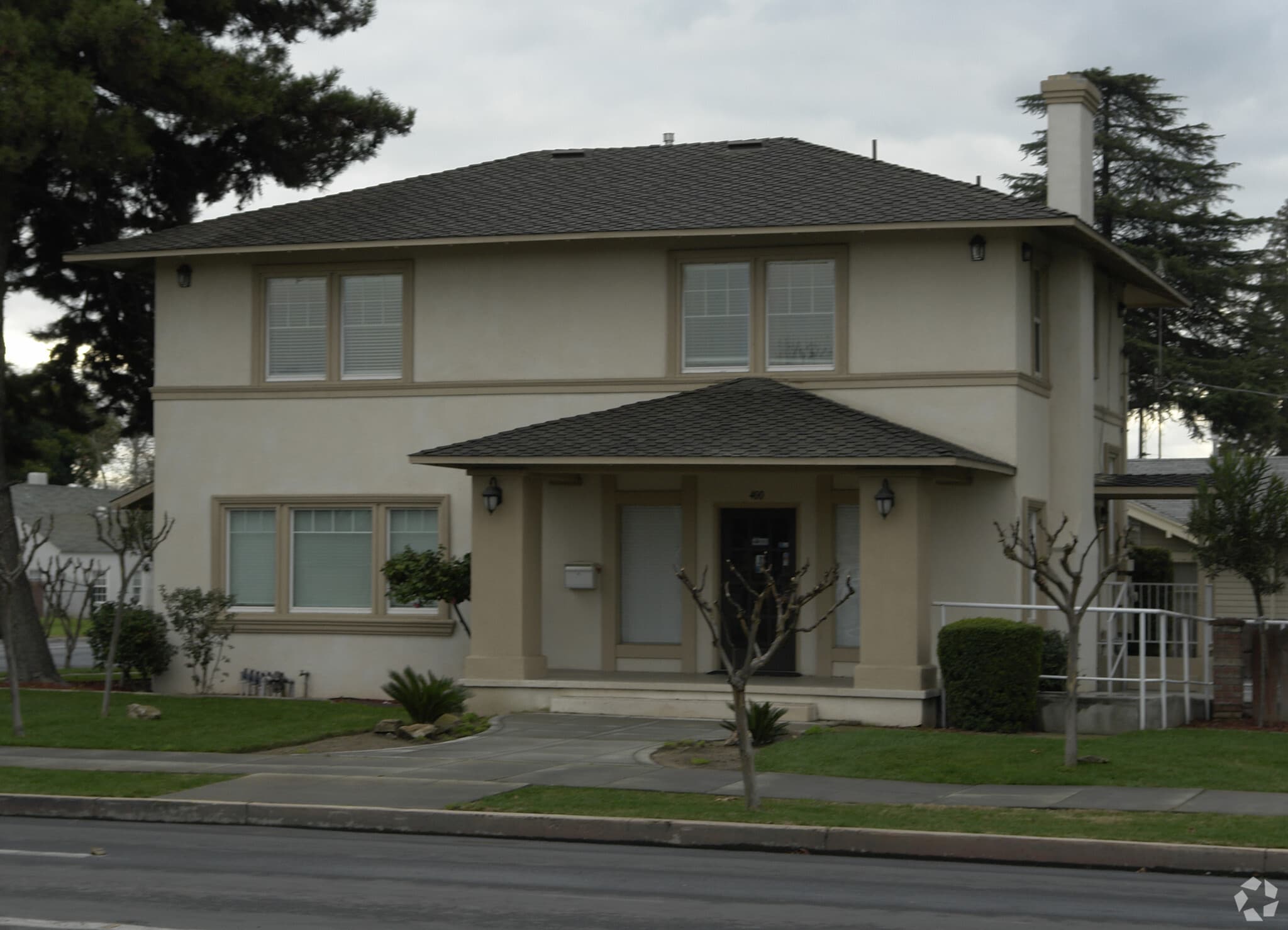 400 W Yosemite Ave, Madera, CA for sale Primary Photo- Image 1 of 4