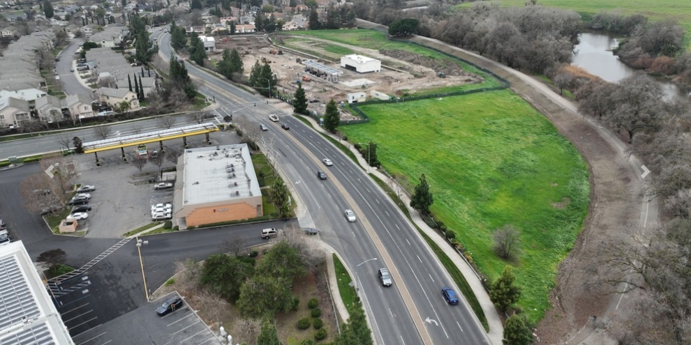 563 Carolyn Weston Blvd, Stockton, CA for lease Building Photo- Image 1 of 6