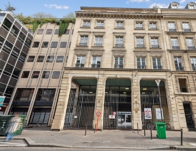 32 Bis Rue De Paradis, Paris à vendre Photo du bâtiment- Image 1 de 22