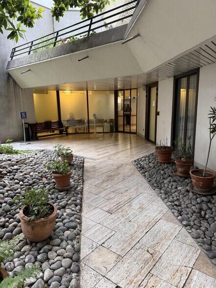 Bureau dans Paris à vendre - Photo du bâtiment - Image 2 de 10
