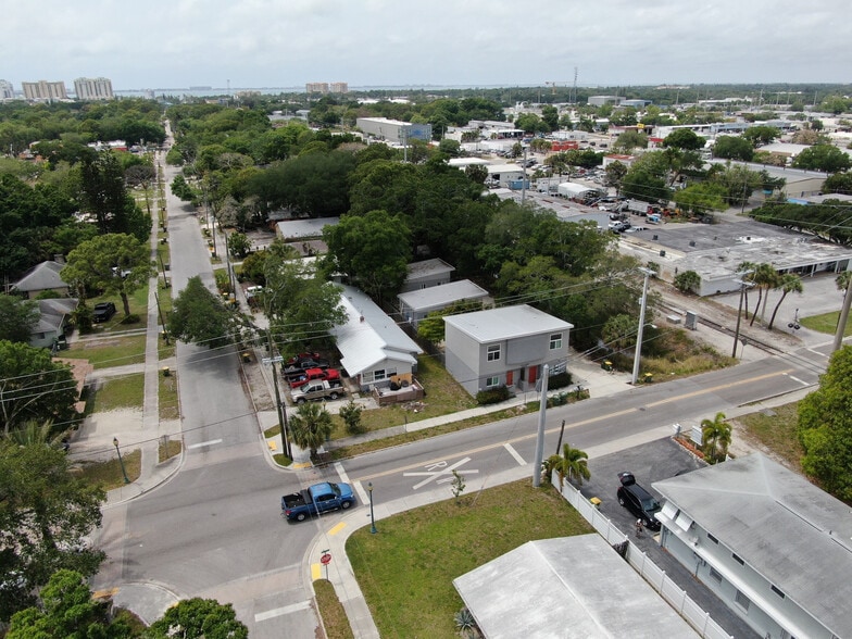 1007 N East Ave, Sarasota, FL à vendre - Photo du bâtiment - Image 2 de 12