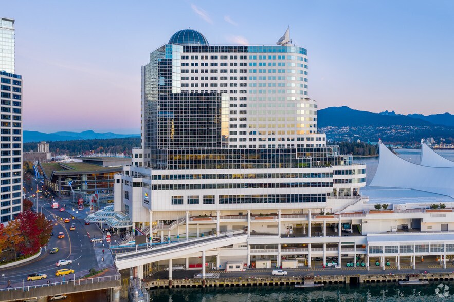 Suite 300-999 Canada Place, Vancouver, BC à louer - Photo du bâtiment - Image 2 de 57