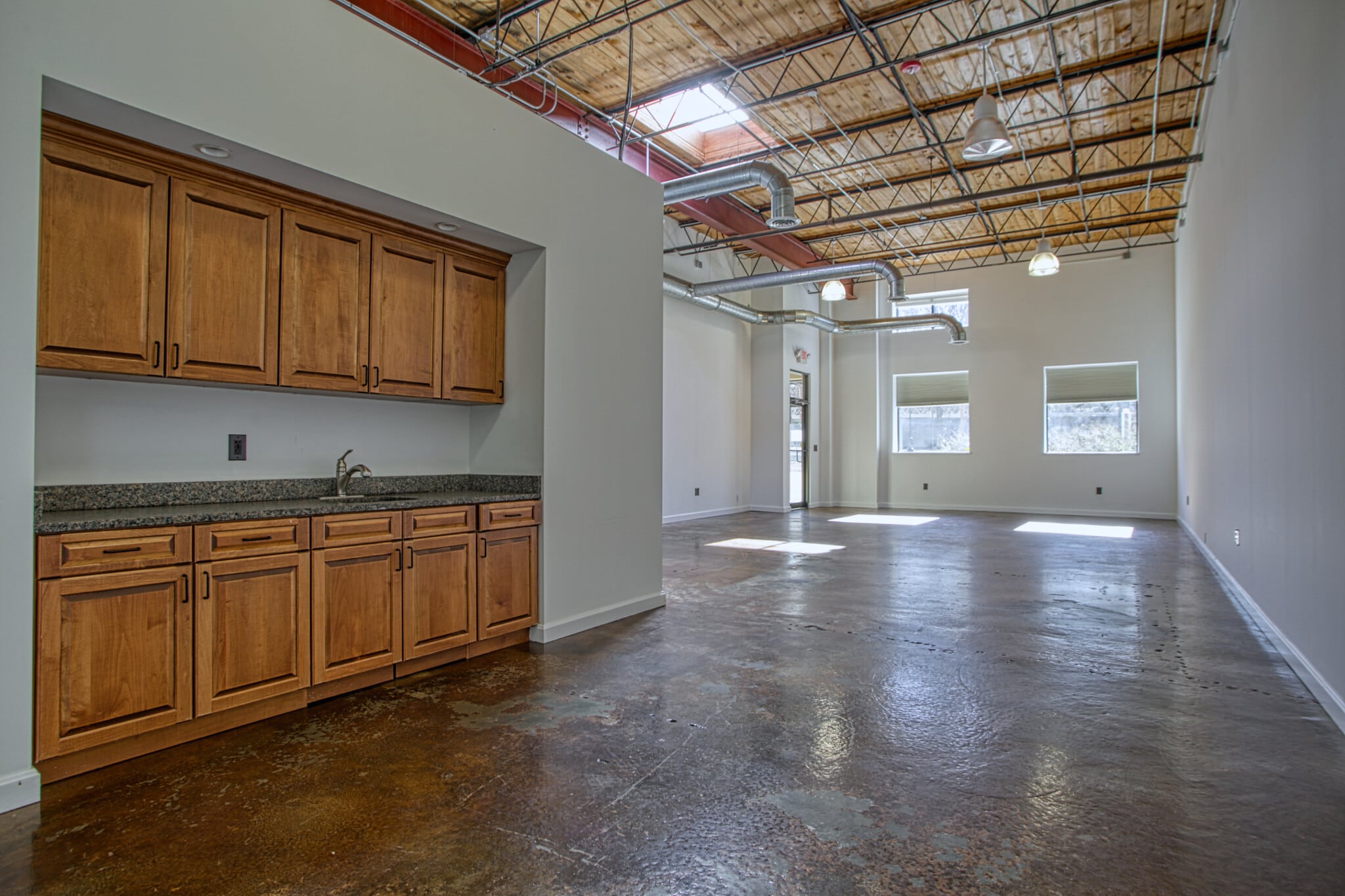 5256 Peachtree Rd, Atlanta, GA for lease Building Photo- Image 1 of 3