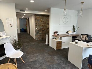 21 College St W, Belleville, ON for lease Building Photo- Image 2 of 3