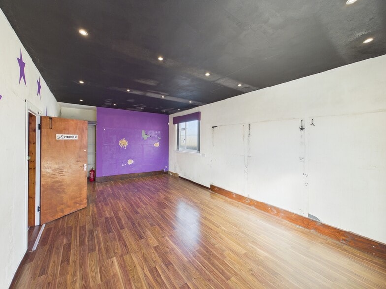 6 Elmbank St, Ayr for lease - Building Photo - Image 3 of 13