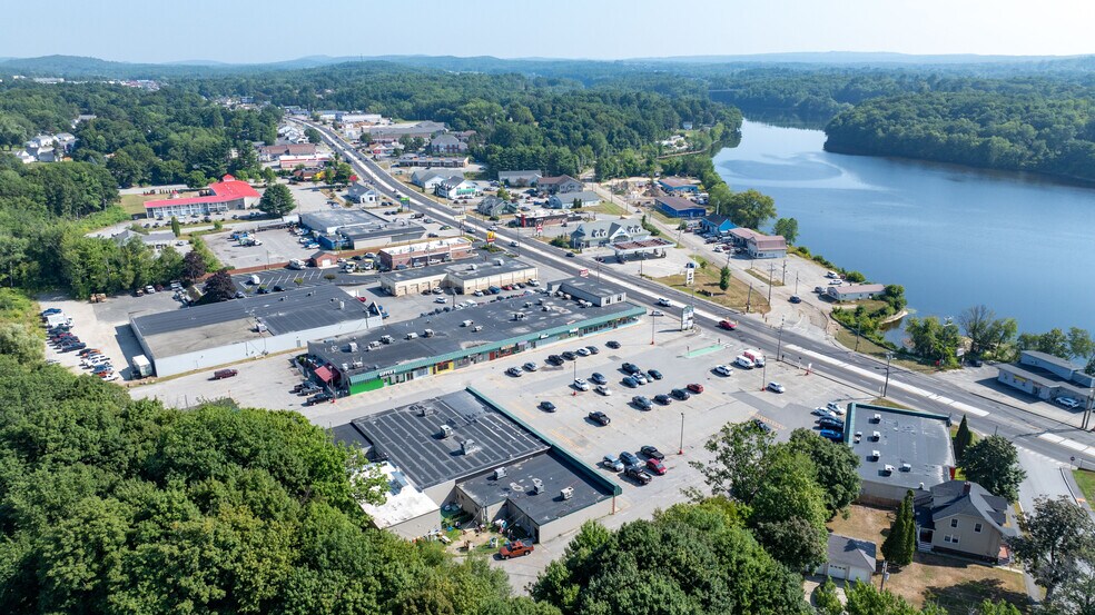 120 Center St, Auburn, ME à vendre - Photo du bâtiment - Image 3 de 11