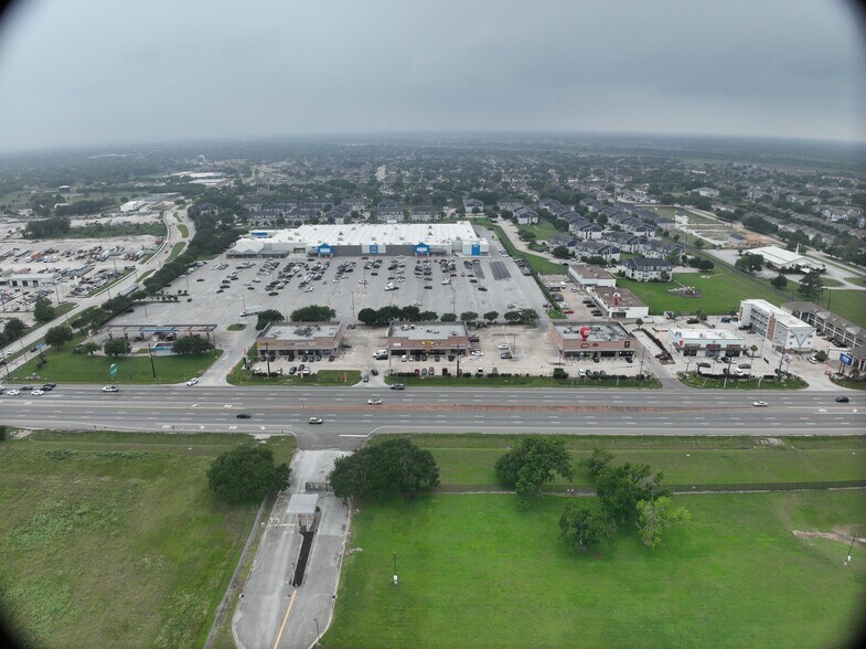 3402 Hwy 6, Houston, TX à louer - Communauté Matterport - Image 2 de 11