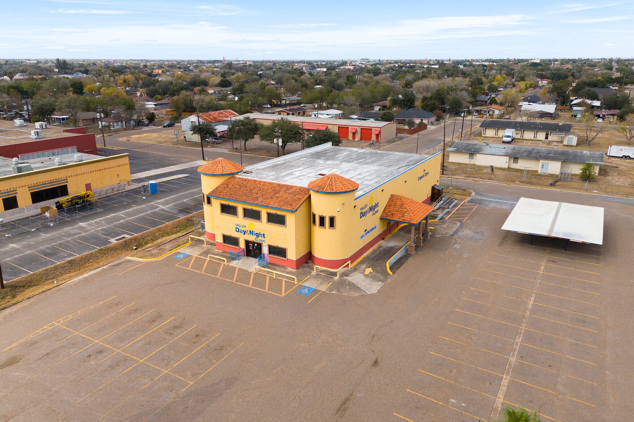 305 Expressway 83, Mission, TX for lease Primary Photo- Image 1 of 74