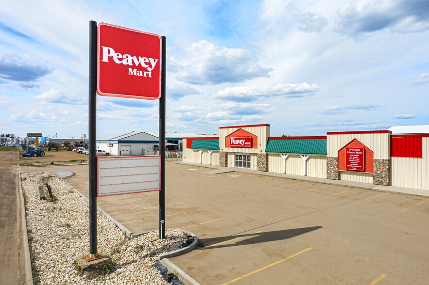 5338 50 Av, Vegreville, AB for sale - Building Photo - Image 3 of 4