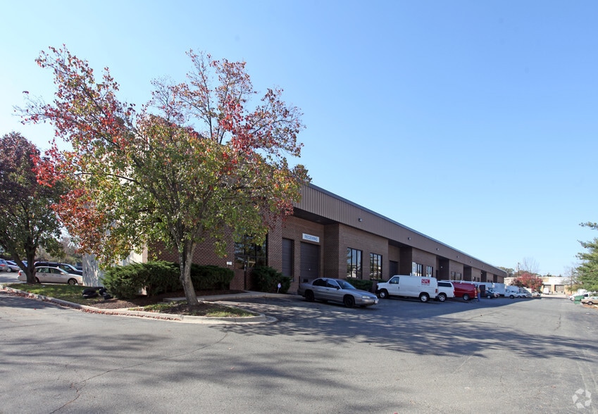 10121-10165 Bacon Dr, Beltsville, MD à louer - Photo du bâtiment - Image 2 de 7