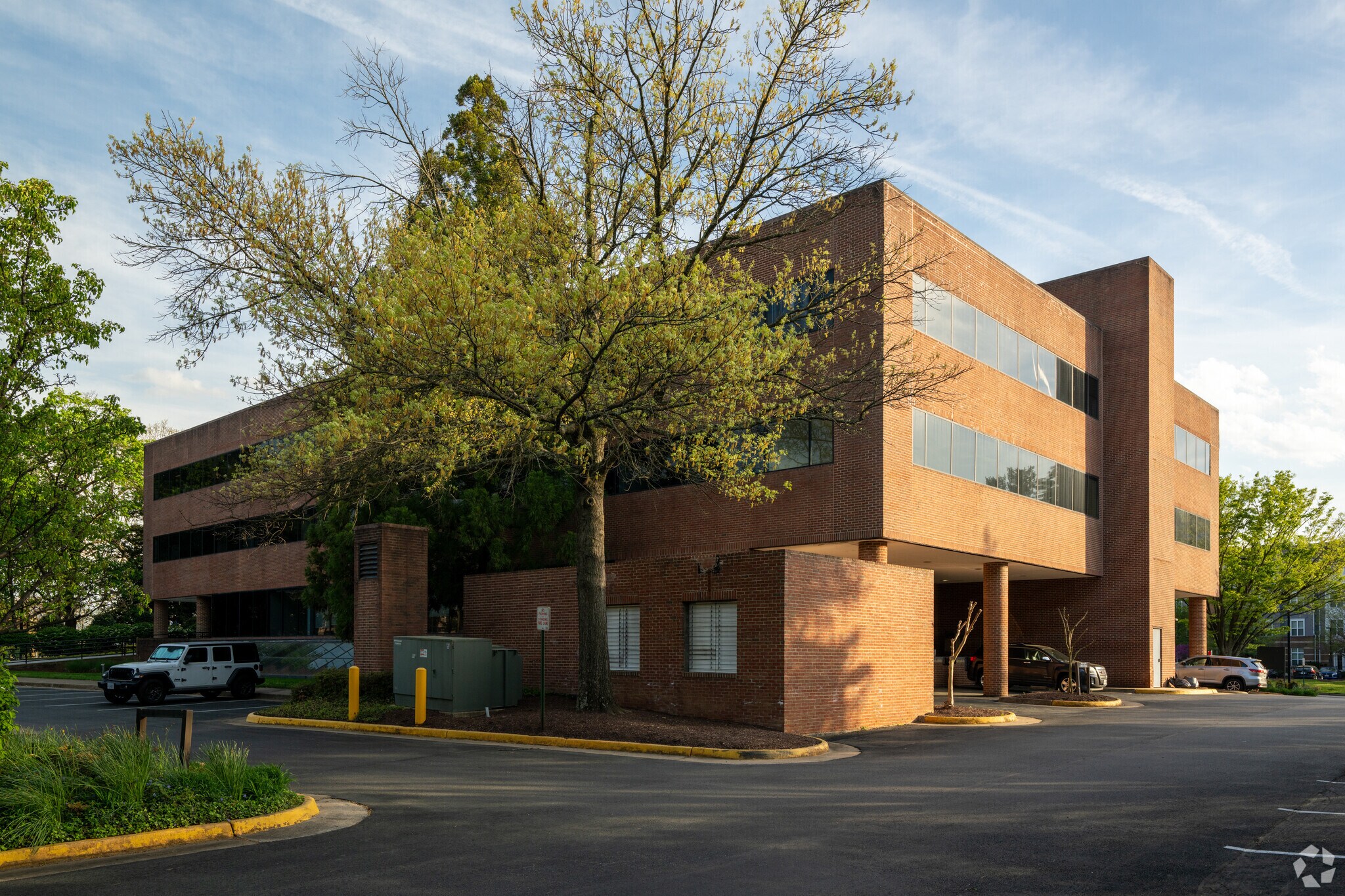10521 Rosehaven St, Oakton, VA for lease Primary Photo- Image 1 of 8
