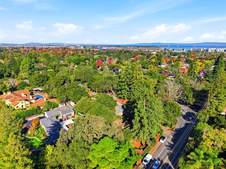 999 Ringwood Ave, Atherton, CA for sale - Aerial - Image 3 of 4
