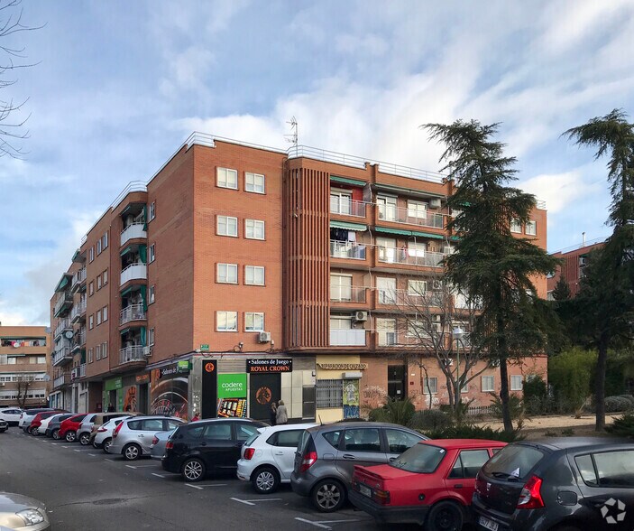 Avenida Constitución, 42, Coslada, Madrid à vendre - Photo du bâtiment - Image 3 de 3