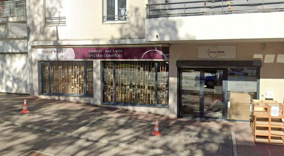 Retail in Francheville for lease - Building Photo - Image 1 of 13