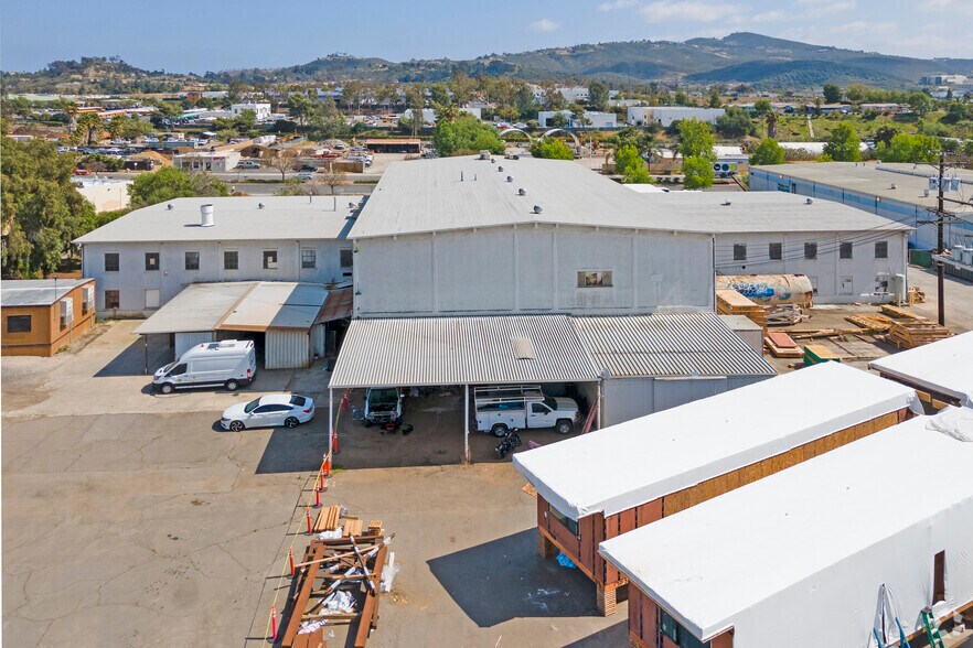 528 E Mission Rd, San Marcos, CA à louer - Photo du bâtiment - Image 3 de 6