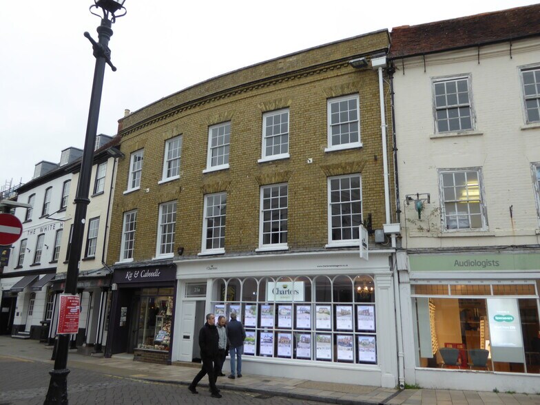 21-21A Market Pl, Romsey à vendre - Photo du bâtiment - Image 2 de 3