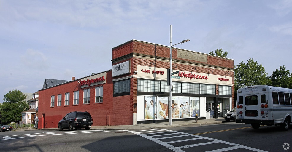 585 Washington St, Boston, MA for lease - Building Photo - Image 2 of 5