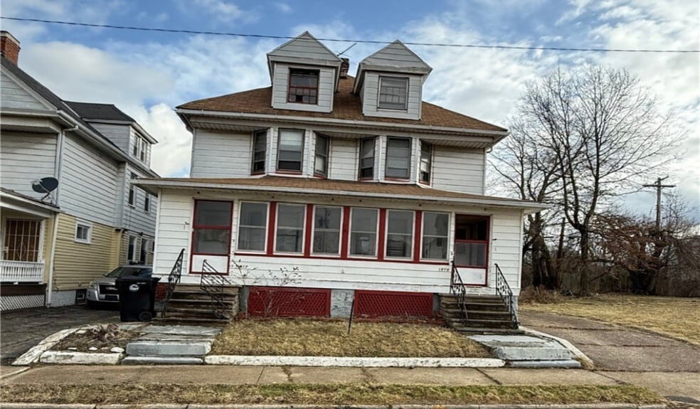 1817 Penrose Ave, East Cleveland, OH for sale - Primary Photo - Image 1 of 23