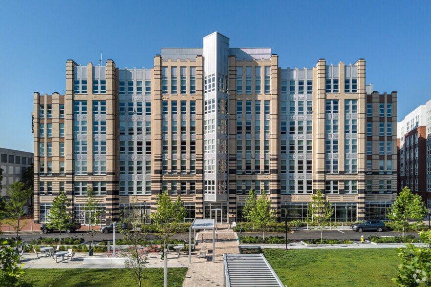 1100 N Fayette St, Alexandria, VA for lease - Building Photo - Image 1 of 12