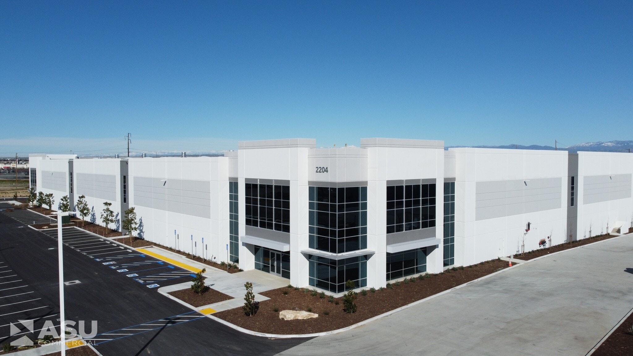 2204 Coffee Rd, Bakersfield, CA for lease Primary Photo- Image 1 of 16