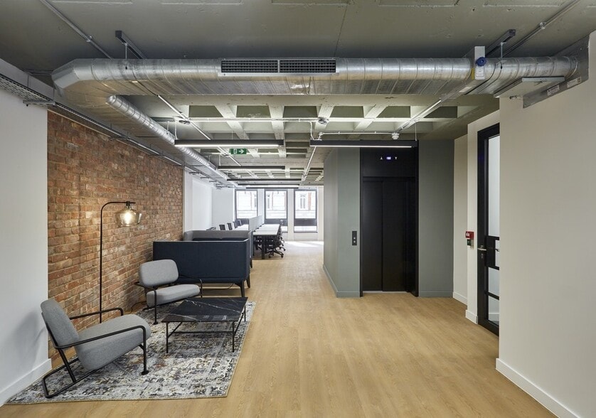 390-391 Strand, London for lease - Interior Photo - Image 3 of 15