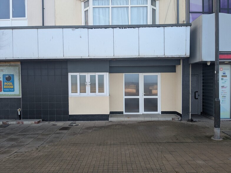 30-33 Esplanade, Redcar à louer - Photo du bâtiment - Image 2 de 3