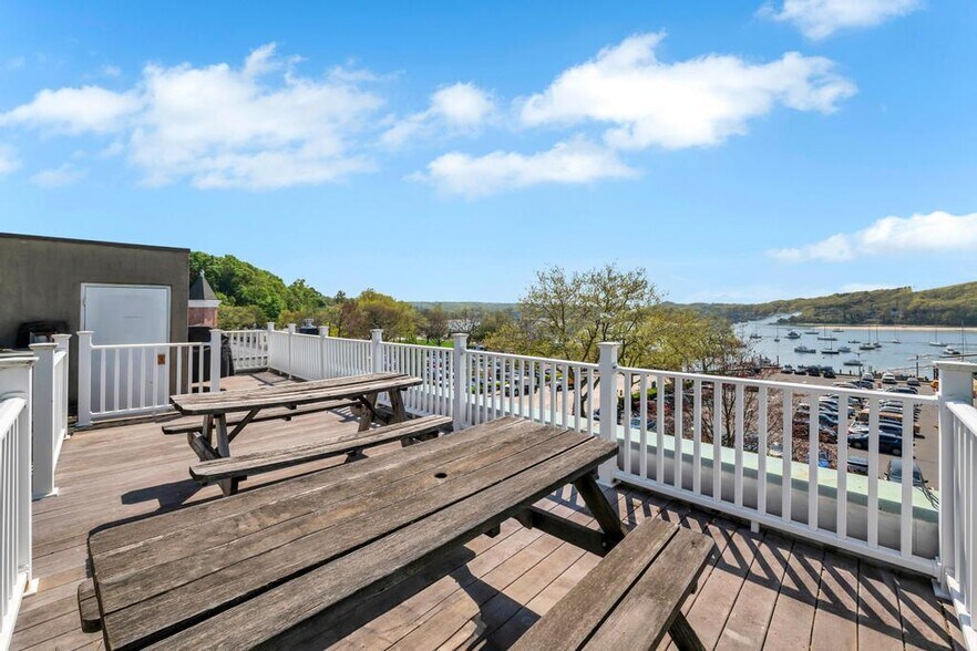 39 Main St, Northport, NY à louer - Photo du bâtiment - Image 3 de 33