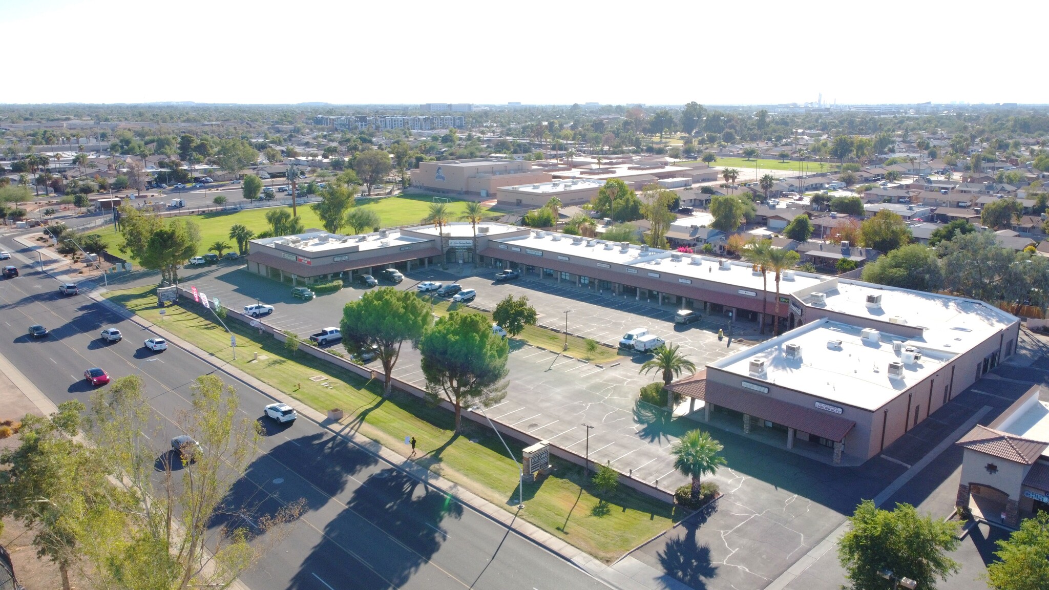 590 N Alma School Rd, Chandler, AZ à louer Photo du bâtiment- Image 1 de 8