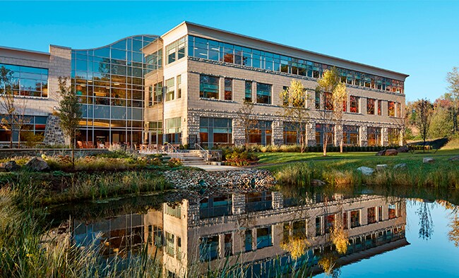 201 N Mountain Rd, Plainville, CT à louer Photo du bâtiment- Image 1 de 11