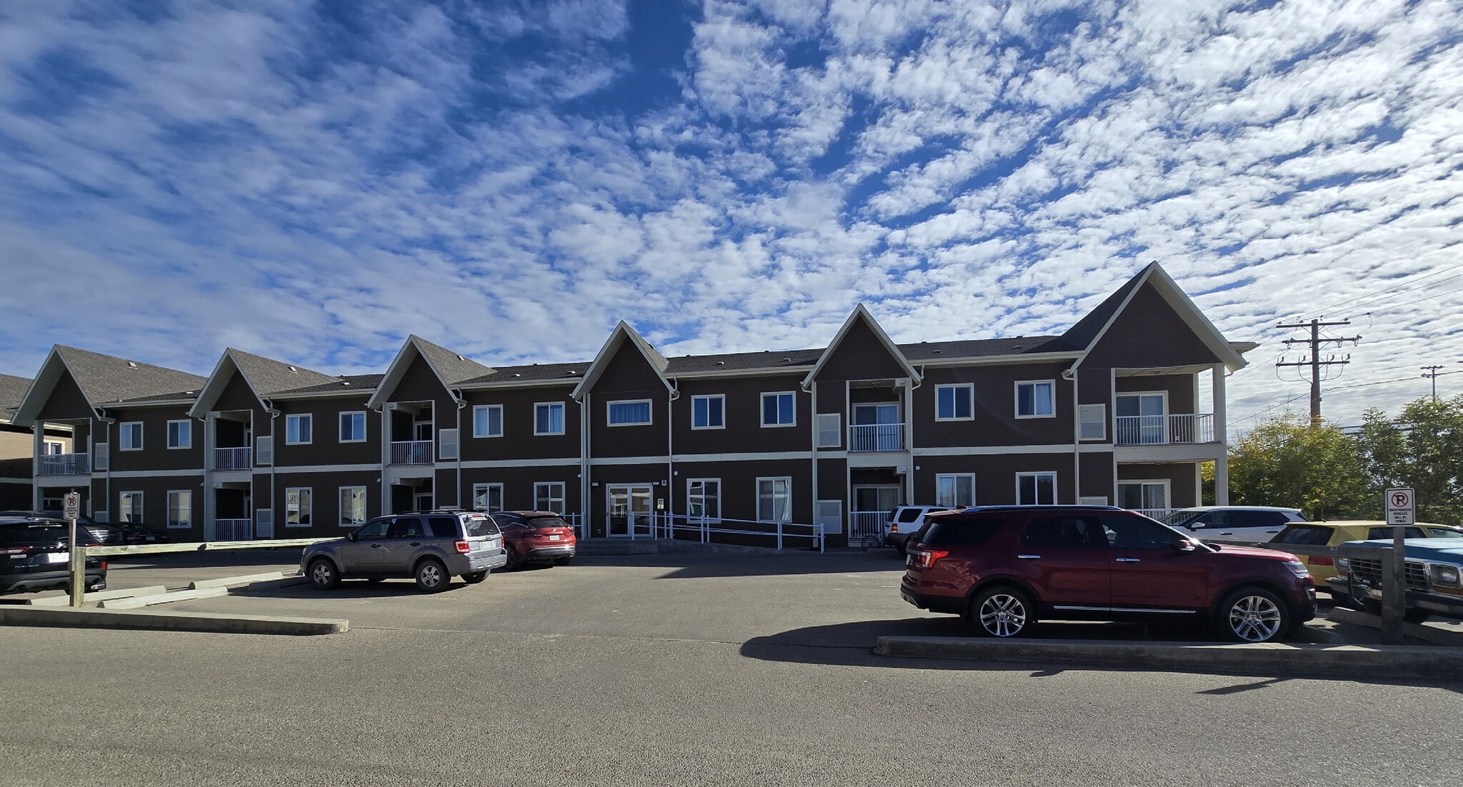 475 1st Av NW, Weyburn, SK à vendre Photo du bâtiment- Image 1 de 4