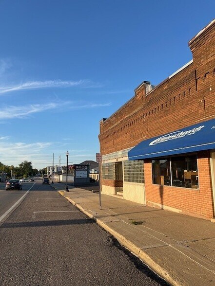 221 Main St N, Sauk Centre, MN for sale - Building Photo - Image 2 of 6