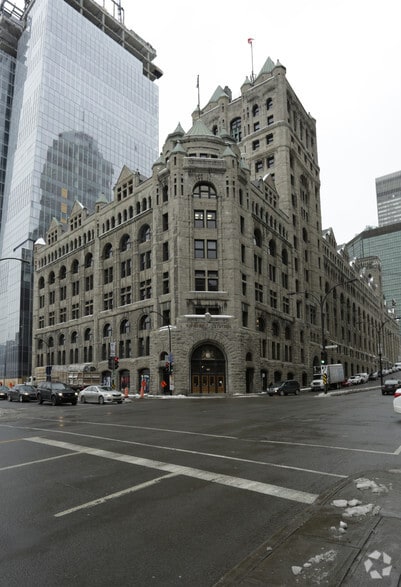 1100-1160 Av des Canadiens-de-Montréal, Montréal, QC for lease - Building Photo - Image 3 of 13