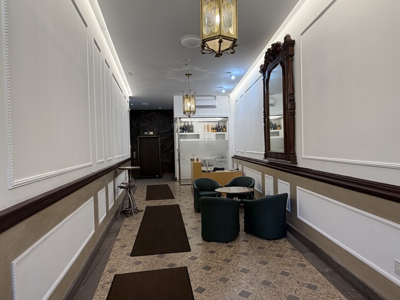 321 Columbus Ave, Boston, MA for lease - Lobby - Image 3 of 8