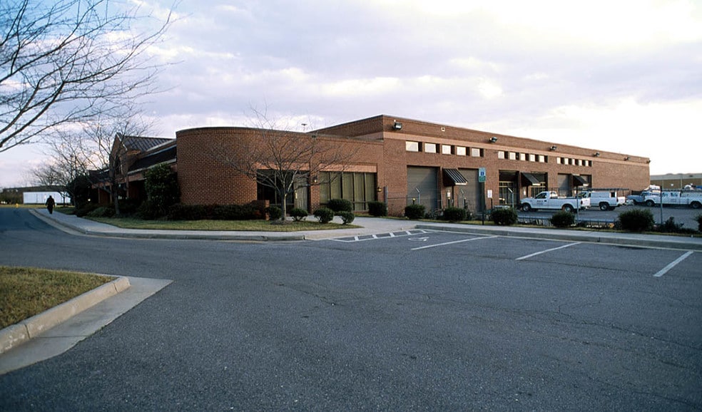 6870-6886 Wellington Rd, Manassas, VA à louer - Photo du bâtiment - Image 2 de 4