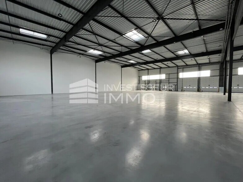 Flex in Le Bourget for lease - Building Photo - Image 3 of 6