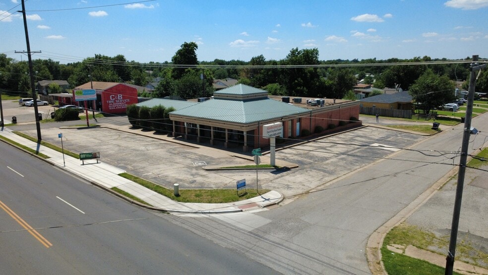 4901 S Pennsylvania Ave, Oklahoma City, OK for lease - Building Photo - Image 1 of 25