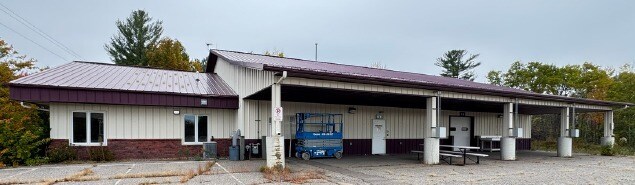 2423 Air Park Rd, Rhinelander, WI for sale Primary Photo- Image 1 of 2