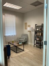 29160 Chapel Park Dr, Wesley Chapel, FL for lease Interior Photo- Image 2 of 11