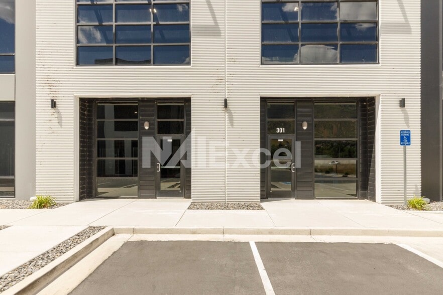 1261 S 650 W, Farmington, UT for lease - Building Photo - Image 2 of 8