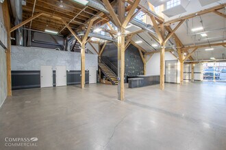 500 SW Industrial Way, Bend, OR à louer Photo intérieure- Image 1 de 12