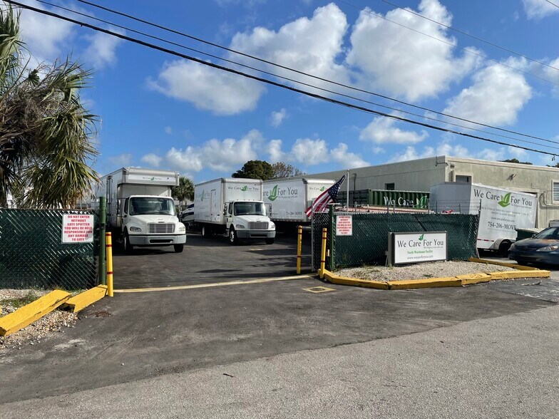 700 NW 57th Pl, Fort Lauderdale, FL à louer - Photo du bâtiment - Image 3 de 4