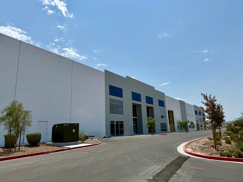 6550 Bruce St, Las Vegas, NV à louer - Photo du bâtiment - Image 3 de 10