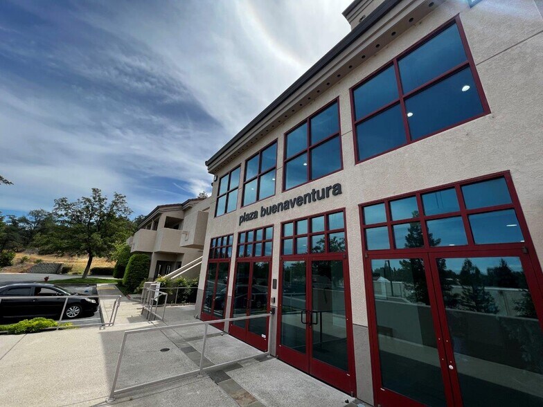 1335 Buenaventura Blvd, Redding, CA for lease - Building Photo - Image 2 of 19