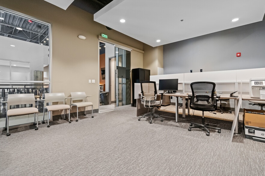 165 Caprice Ct, Castle Rock, CO for lease - Building Photo - Image 2 of 14